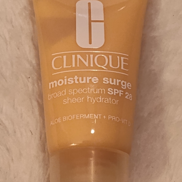 NWT! Clinique Moisture Surge .17oz - Picture 2 of 8